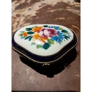 Vintage 1980s Painted Flower Porcelain Trinket Box Hinged. Dark Blue With Flower